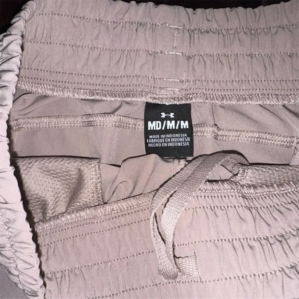Under Armour Women's Athletic‎ Shorts M Tan Running Training Gym Lightweight - Picture 4 of 5